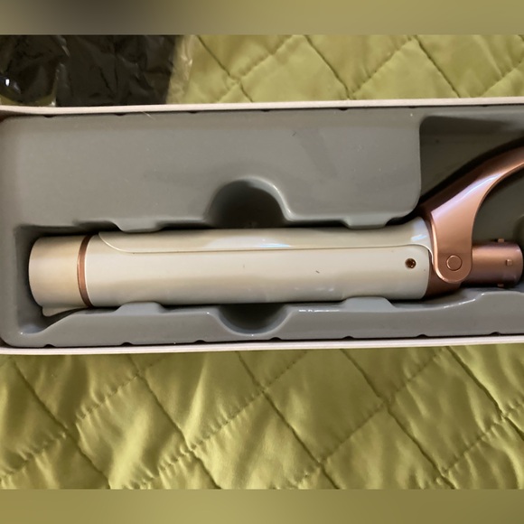 SOLD T3 Interchangeable Curling Wand Set - Picture 6 of 10